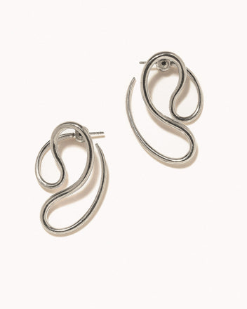 P Continua Earrings
