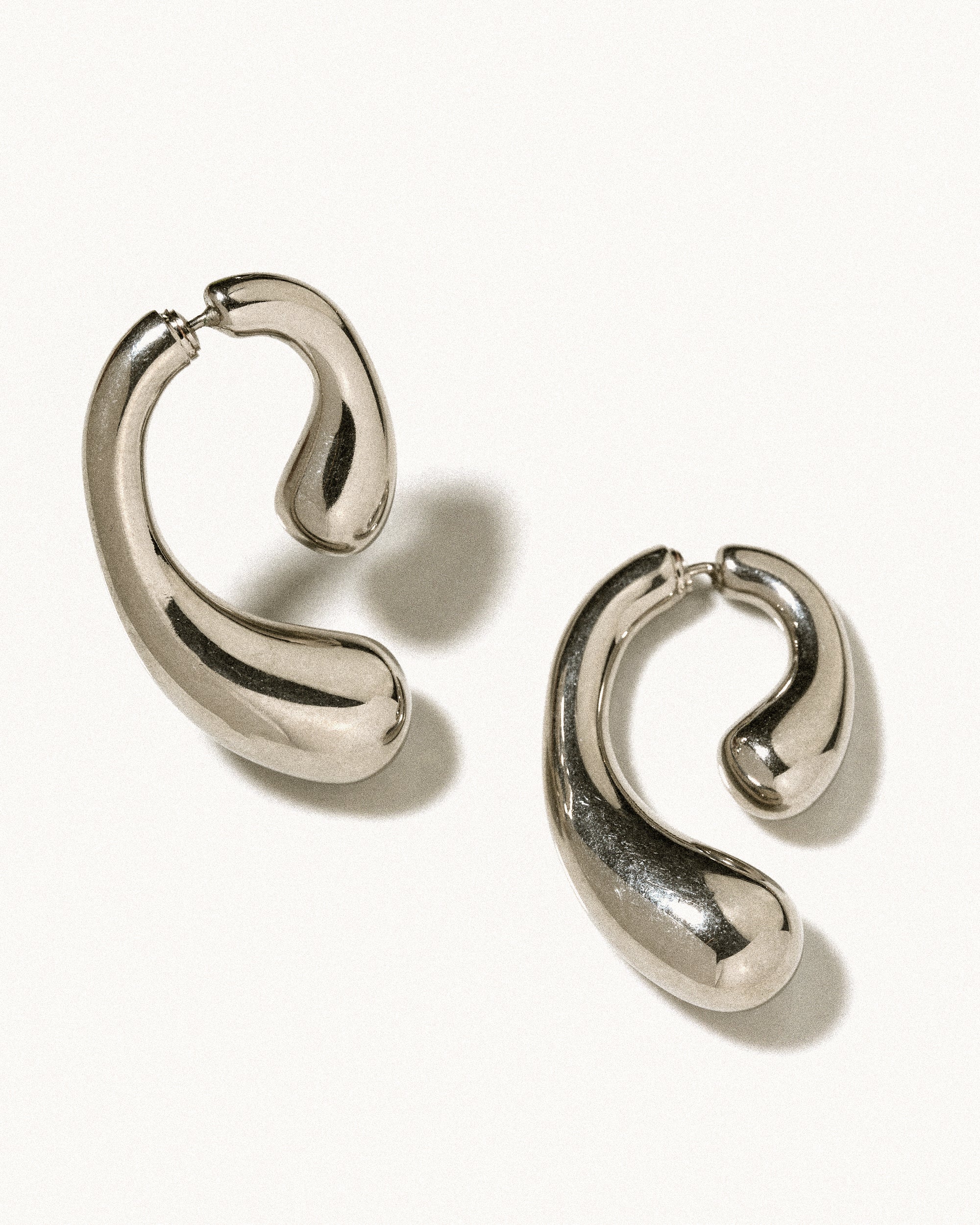 P Earrings Silver